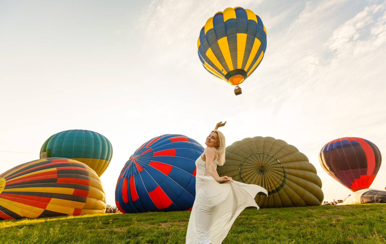 tourist-woman-enjoying-wonderful-view-balloons-happy-travel-concept